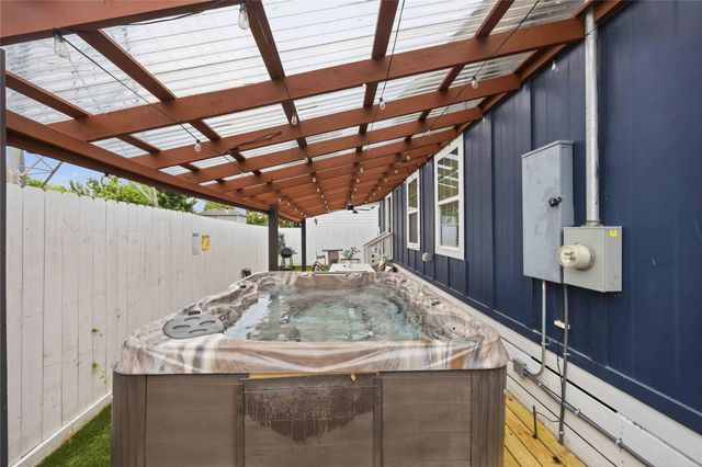 1602 Luzon Street, Houston, TX 77009