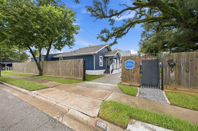1602 Luzon Street, Houston, TX 77009