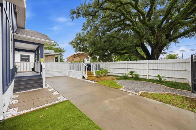 1602 Luzon Street, Houston, TX 77009