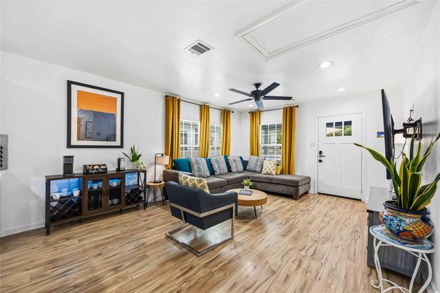 1602 Luzon Street, Houston, TX 77009