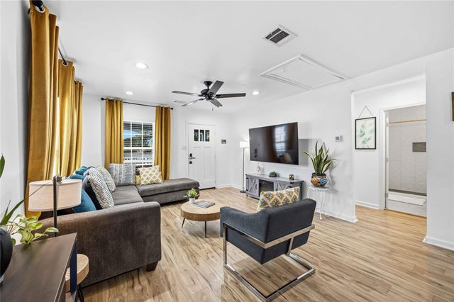 1602 Luzon Street, Houston, TX 77009
