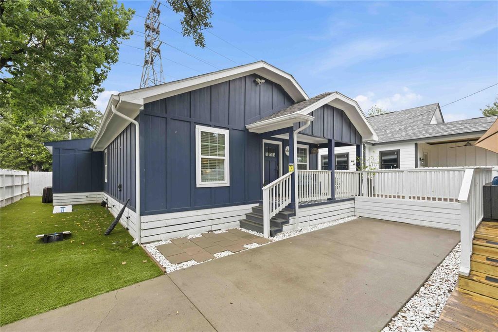 1602 Luzon Street, Houston, TX 77009