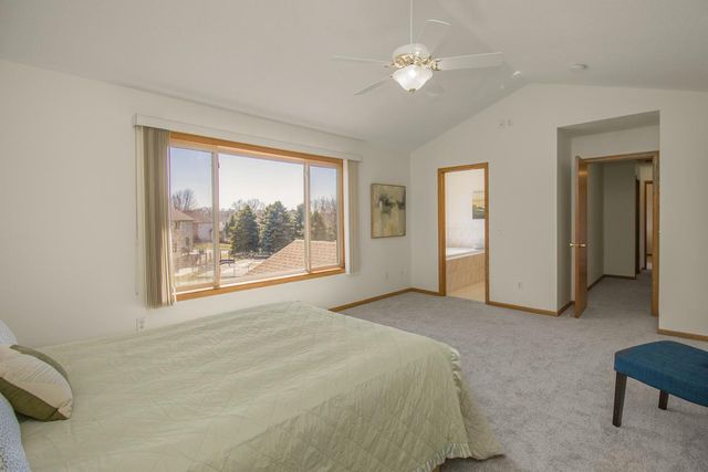 10341 Fox Run Road, Woodbury, MN 55129