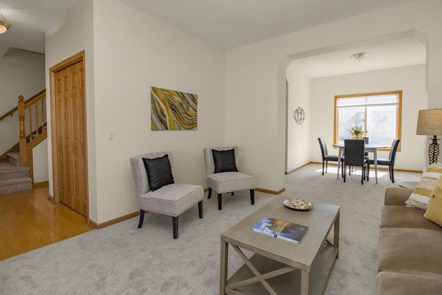 10341 Fox Run Road, Woodbury, MN 55129