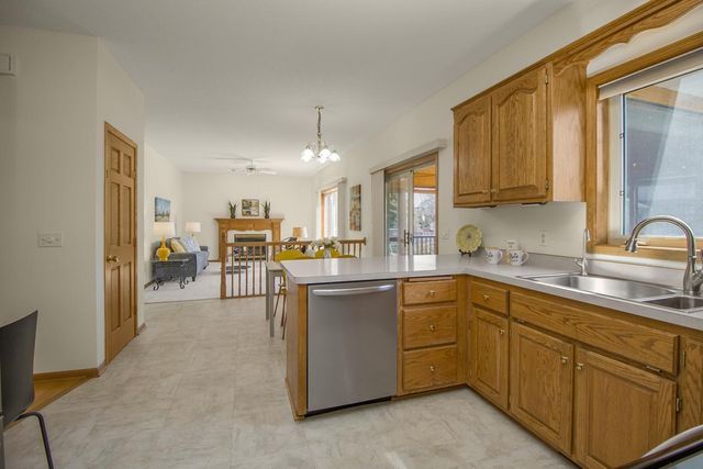 10341 Fox Run Road, Woodbury, MN 55129