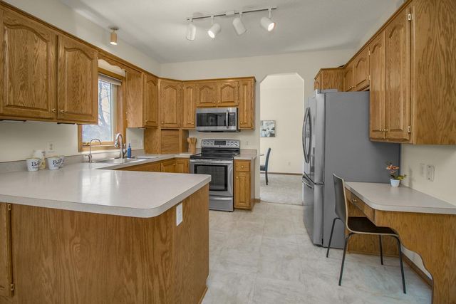 10341 Fox Run Road, Woodbury, MN 55129