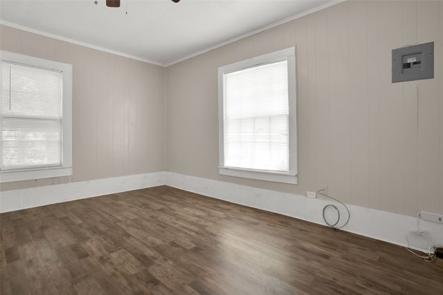 407 N Jordan Street, Whitesboro, TX 76273