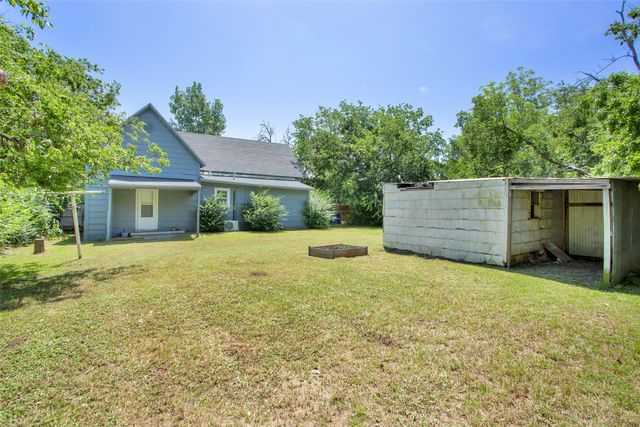 407 N Jordan Street, Whitesboro, TX 76273