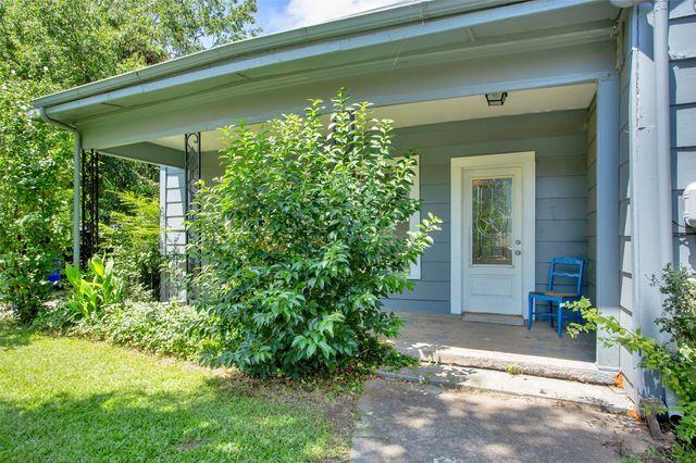 407 N Jordan Street, Whitesboro, TX 76273