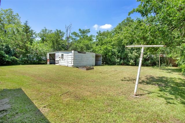 407 N Jordan Street, Whitesboro, TX 76273