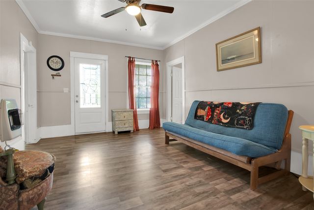 407 N Jordan Street, Whitesboro, TX 76273