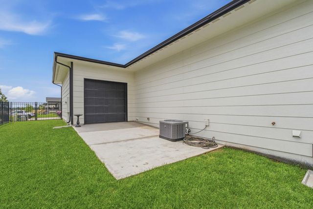 5906 N Saint Paul St, Wichita, KS 67204