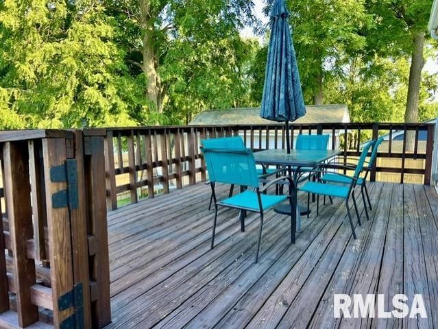 912 S STEWART Street, Creve Coeur, IL 61610