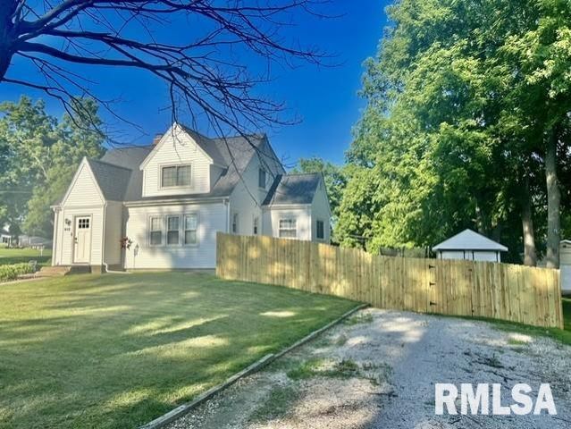 912 S STEWART Street, Creve Coeur, IL 61610