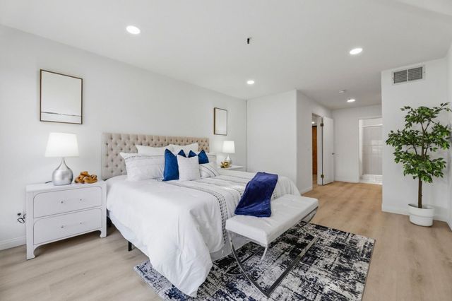 49 Showers Drive A130, Mountain View, CA 94040