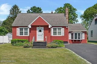 327 Sullivan Road, Schenectady, NY 12304