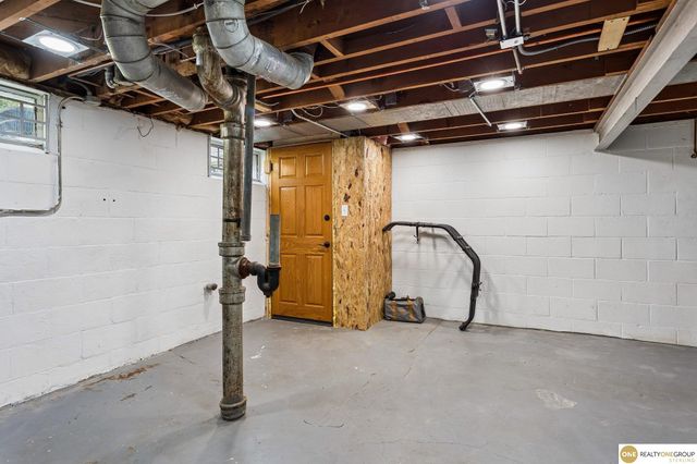 4916 Gretchen Avenue, Omaha, NE 68104