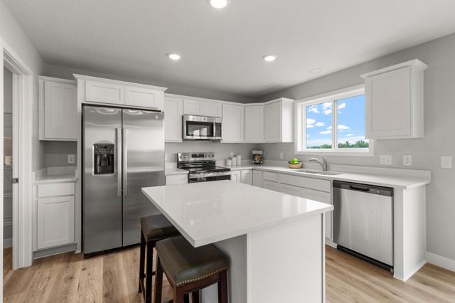 533 Sienna Drive, Watertown, MN 55388
