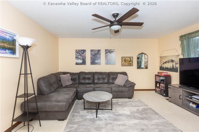 103 Mary Street, Poca, WV 25159