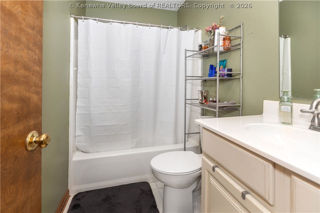 103 Mary Street, Poca, WV 25159