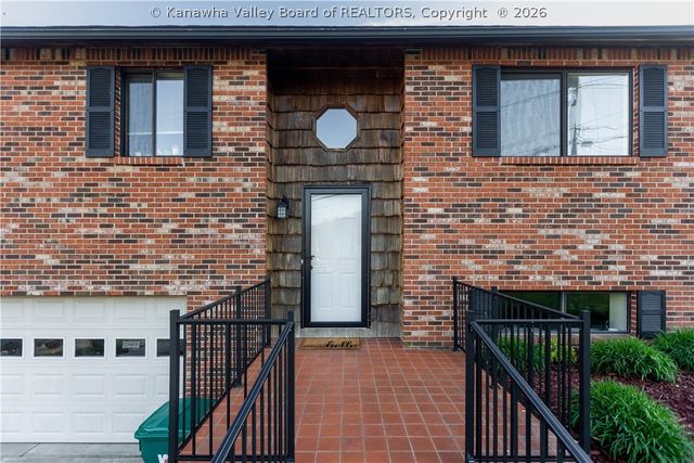 103 Mary Street, Poca, WV 25159