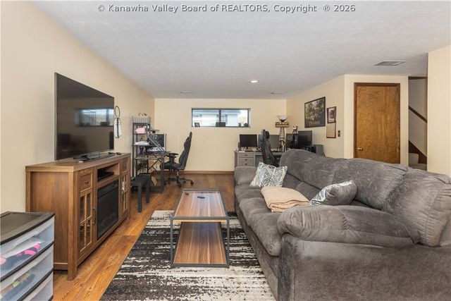 103 Mary Street, Poca, WV 25159