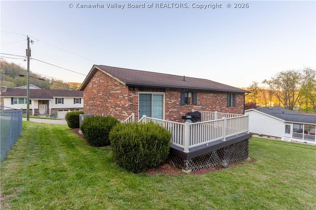 103 Mary Street, Poca, WV 25159