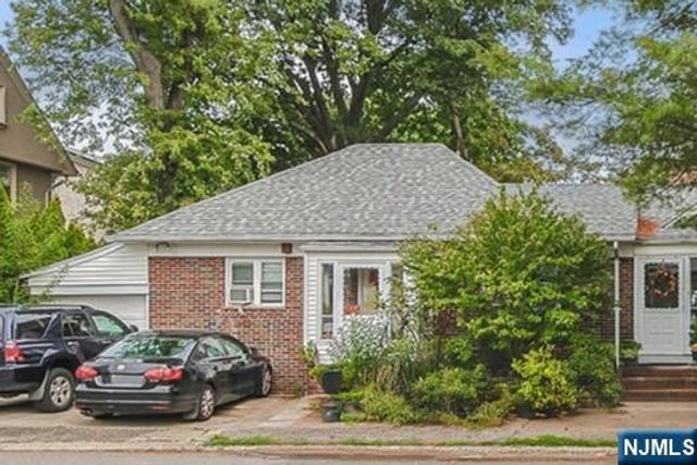 1003 Cumbermeade Road, Fort Lee, NJ 07024