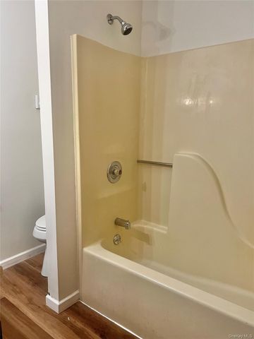 188 River Road B, Wallkill, NY 12589