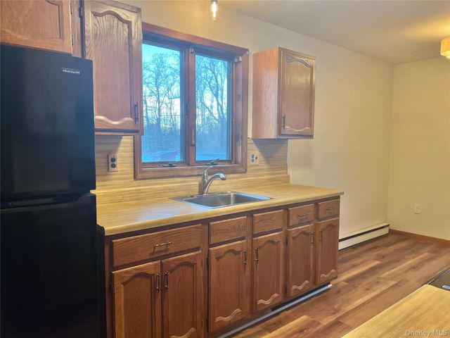 188 River Road B, Wallkill, NY 12589