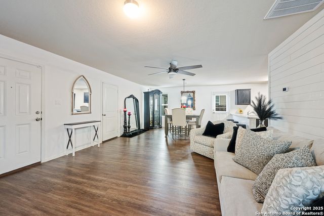4902 Everett Loop, Converse, TX 78109