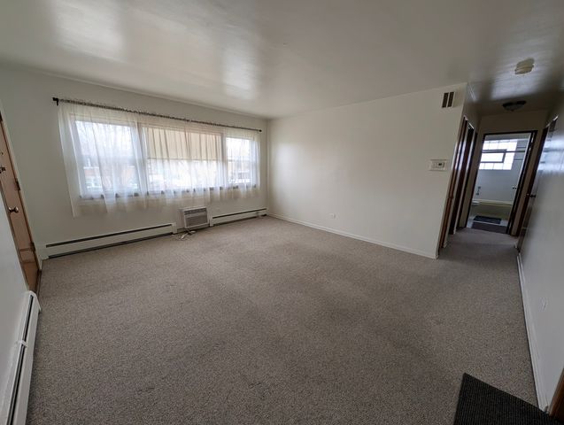 10351 Canterbury Street 2E, Westchester, IL 60154