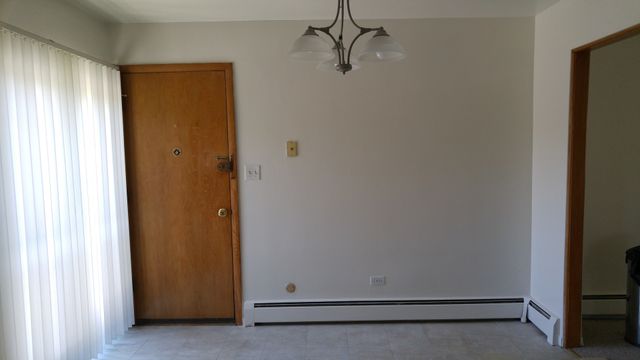 10351 Canterbury Street 2E, Westchester, IL 60154