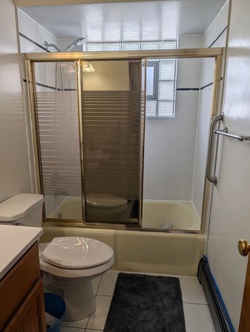 10351 Canterbury Street 2E, Westchester, IL 60154