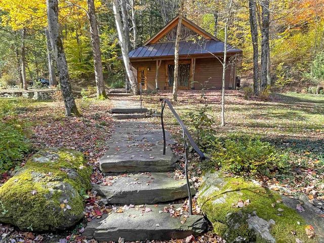 190 Upper Pines Road, Warren, VT 05674