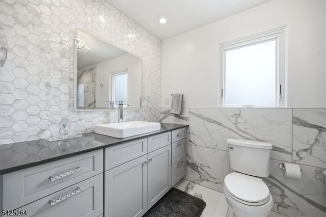11 Ashton Pl, Glen Rock Boro, NJ 07452