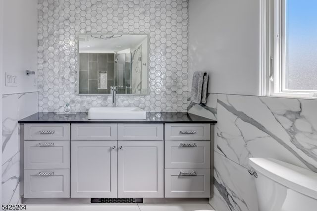 11 Ashton Pl, Glen Rock Boro, NJ 07452