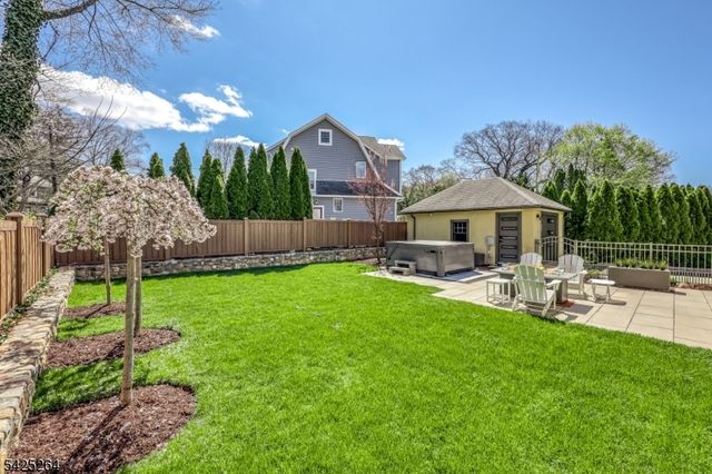 11 Ashton Pl, Glen Rock Boro, NJ 07452