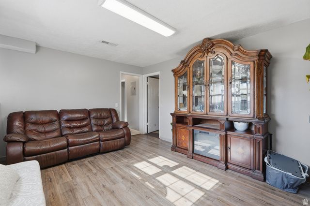 5867 S 2900 W, Roy, UT 84067