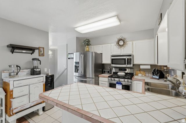 5867 S 2900 W, Roy, UT 84067
