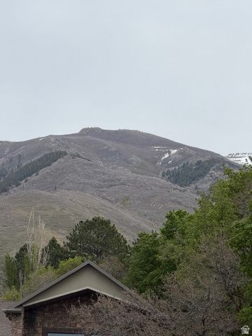 2555 E 2050 N, Layton, UT 84040