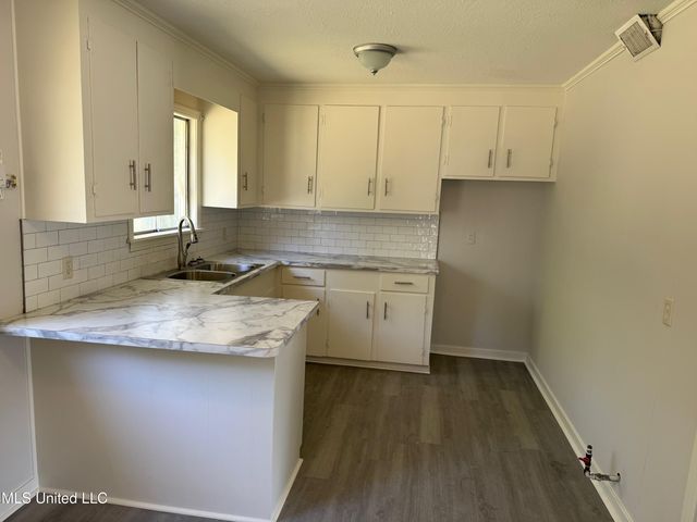 302 Saint Paul Street, Pearl, MS 39208