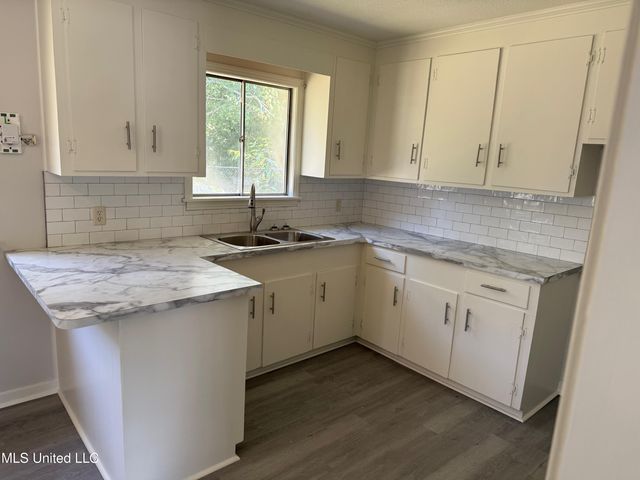 302 Saint Paul Street, Pearl, MS 39208