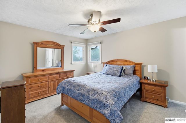 2711 N 121 Avenue, Omaha, NE 68164