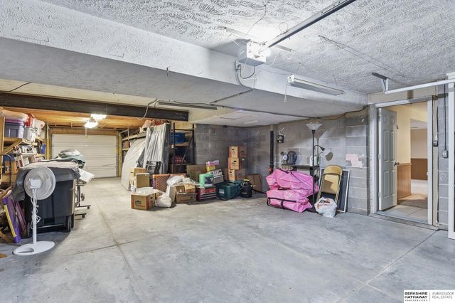 2711 N 121 Avenue, Omaha, NE 68164