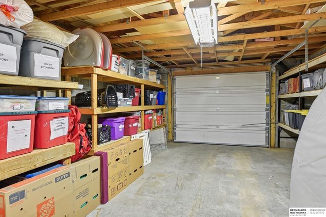 2711 N 121 Avenue, Omaha, NE 68164