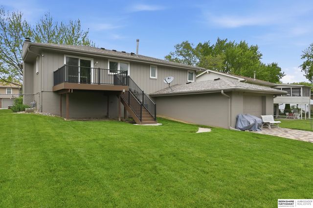 2711 N 121 Avenue, Omaha, NE 68164