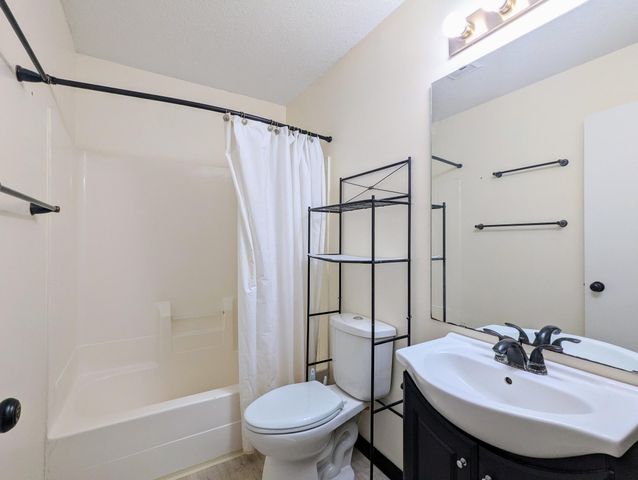 14260 Empire Avenue, Apple Valley, MN 55124