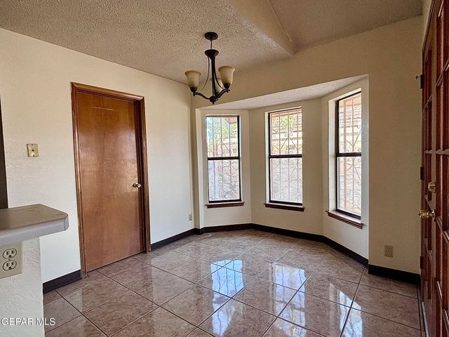 1442 SIERRA DE ORO Drive, El Paso, TX 79936