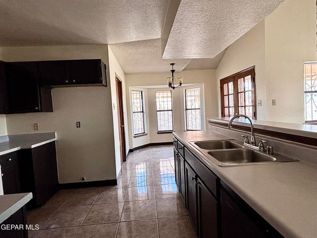 1442 SIERRA DE ORO Drive, El Paso, TX 79936